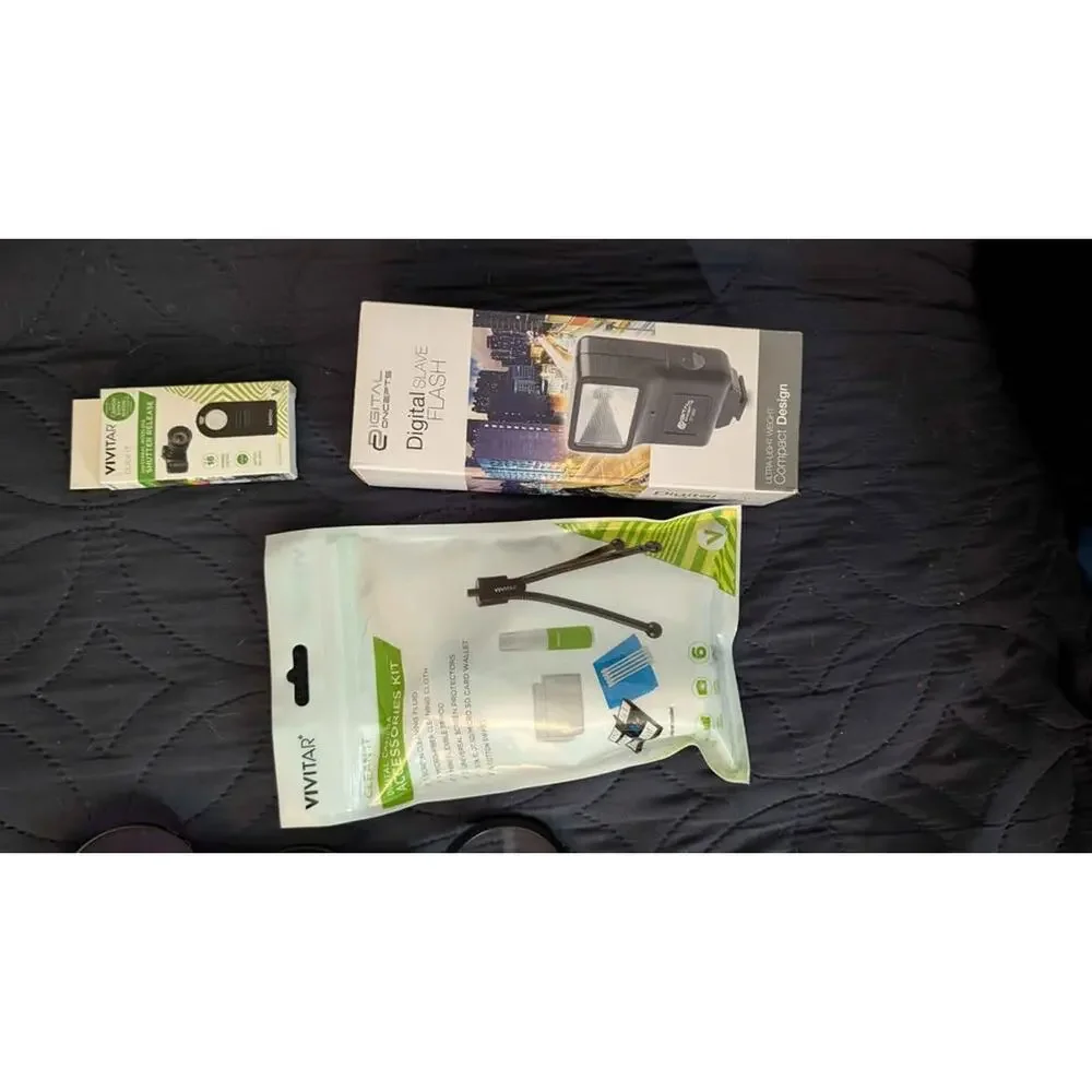 Canon EOS 4000D DSLR Camera Bundle
